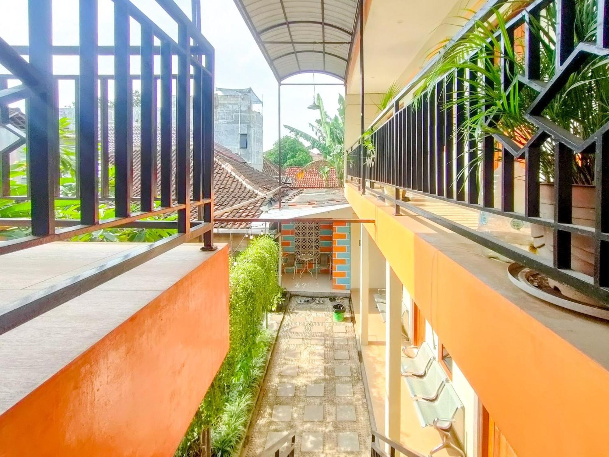 Reddoorz Syariah At Graha Adi Karya Kartasura Hotel Kartosuro Kültér fotó