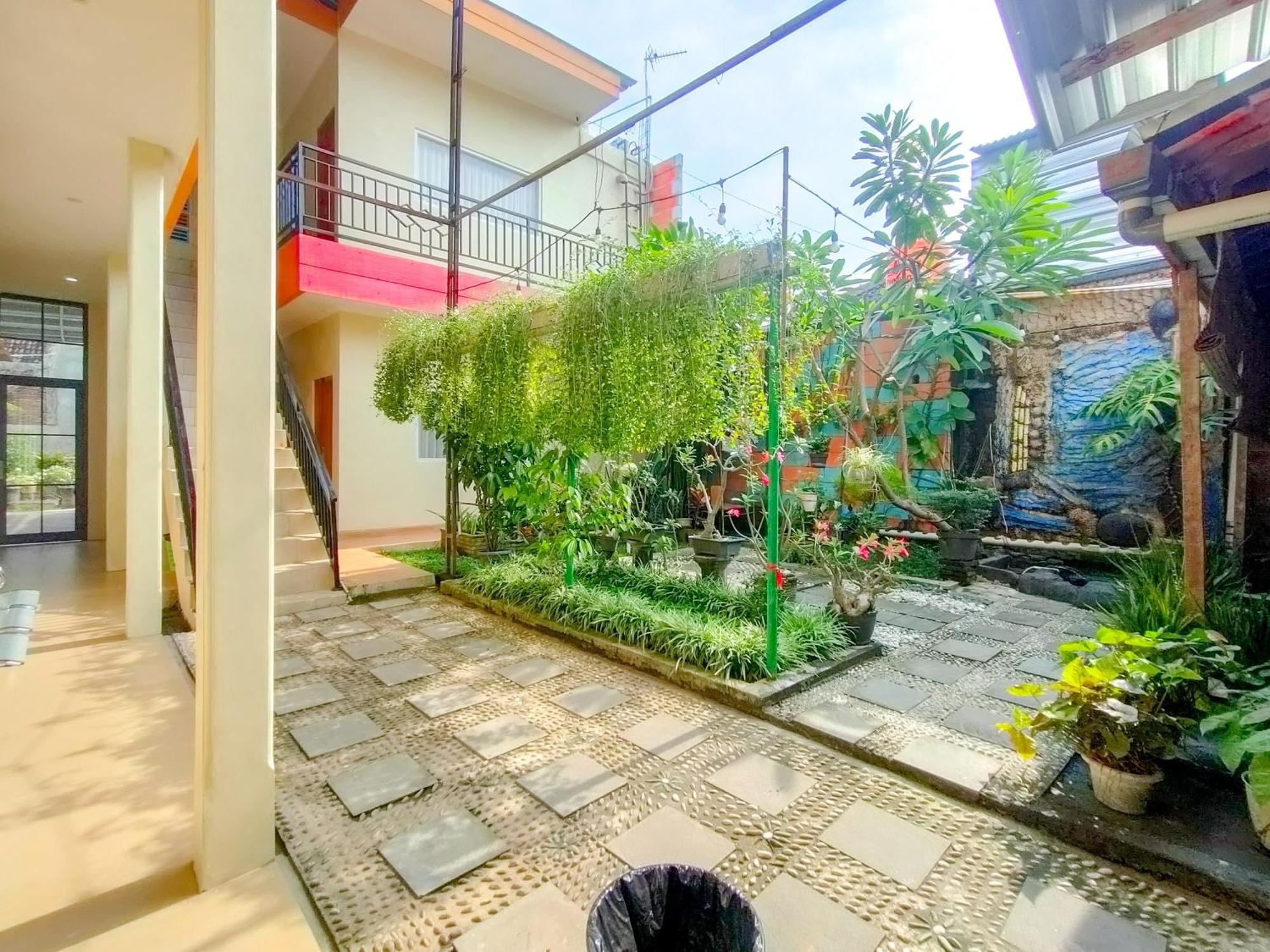 Reddoorz Syariah At Graha Adi Karya Kartasura Hotel Kartosuro Kültér fotó