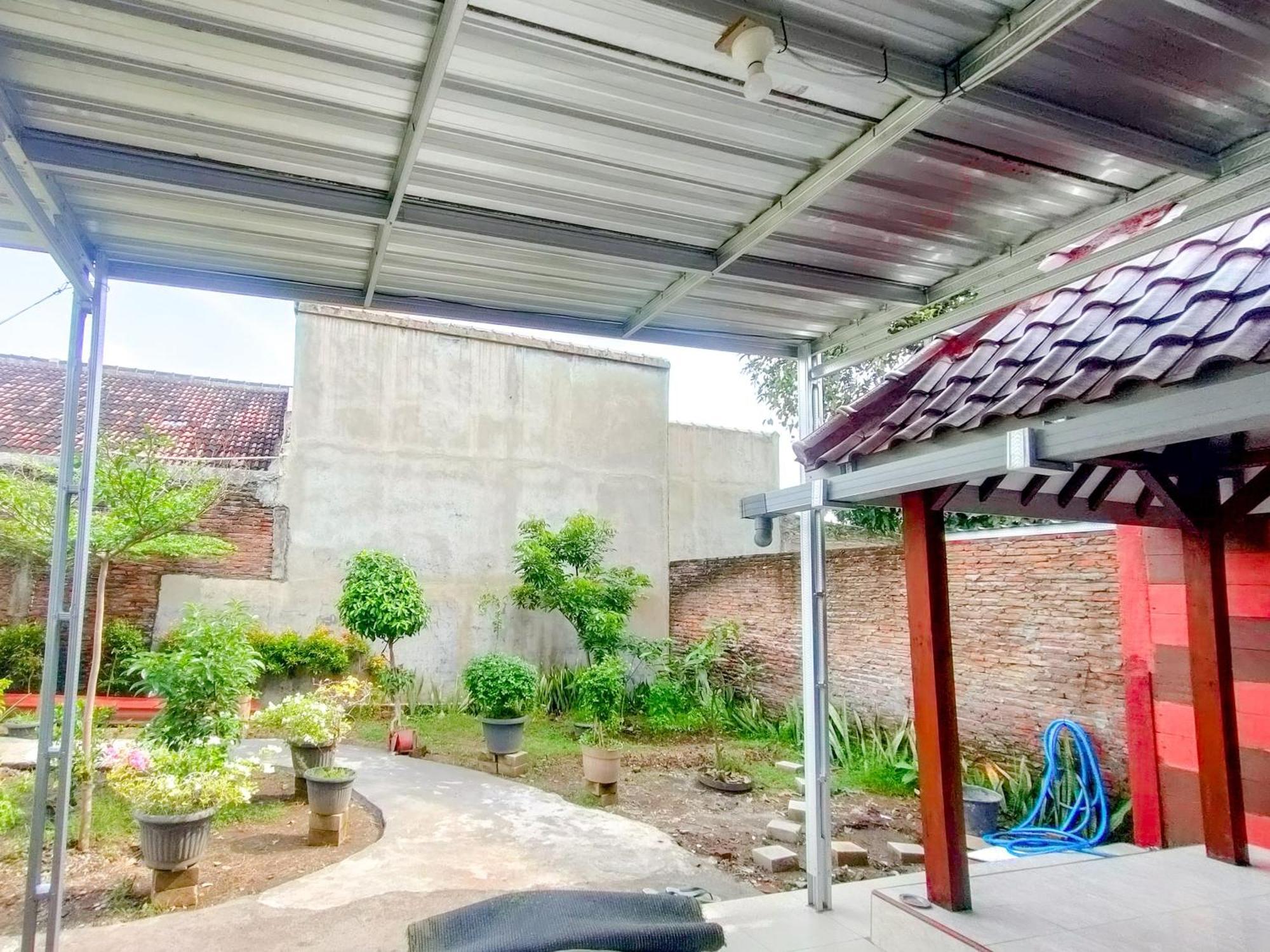 Reddoorz Syariah At Graha Adi Karya Kartasura Hotel Kartosuro Kültér fotó