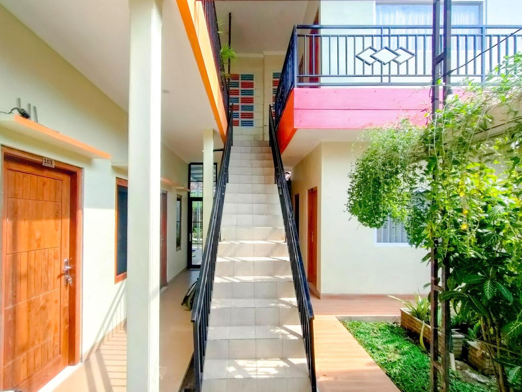 Reddoorz Syariah At Graha Adi Karya Kartasura Hotel Kartosuro Kültér fotó