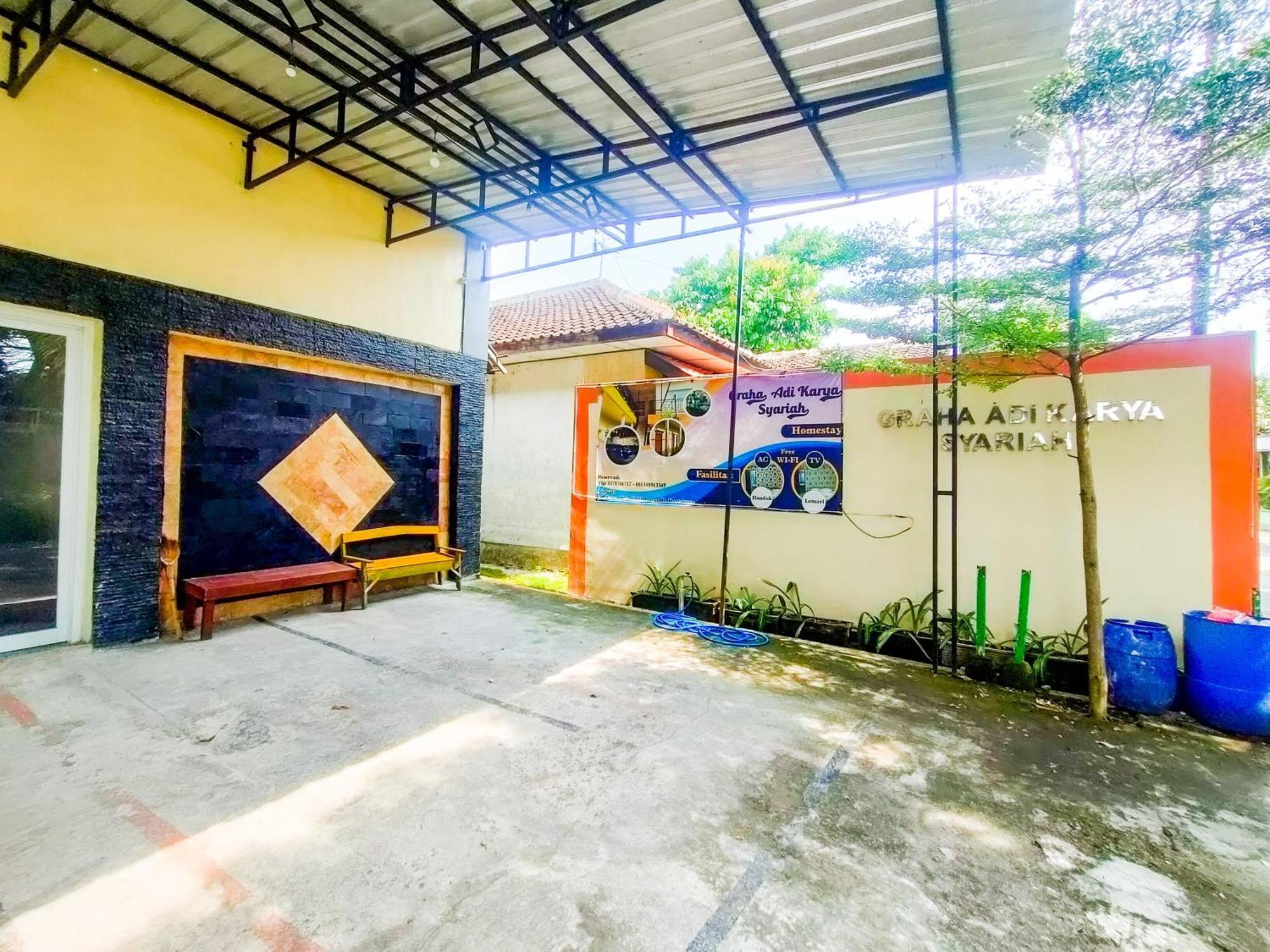 Reddoorz Syariah At Graha Adi Karya Kartasura Hotel Kartosuro Kültér fotó